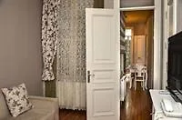 Oemer Hayyam Suites Apartment